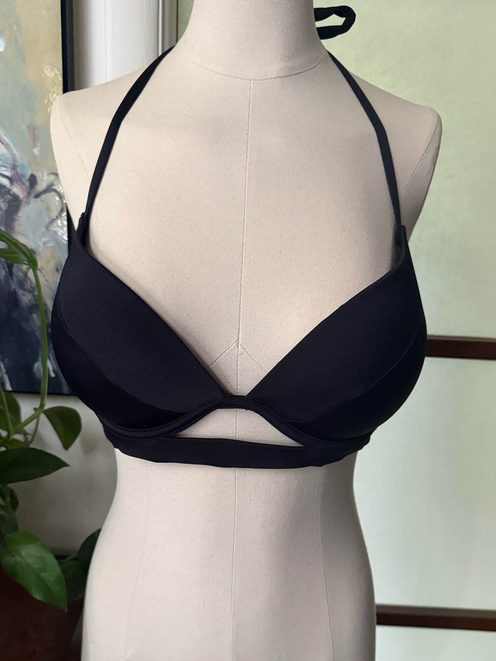Victoria’s Secret the hottie halter push up bikini top black size 34D